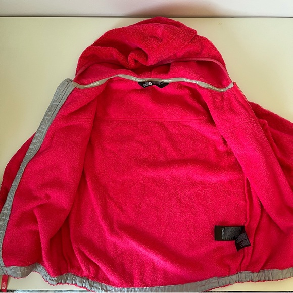The North Face Girls Bright Pink and Gray Fleece Hooded Jacket size Toddler 6 - Picture 3 of 4